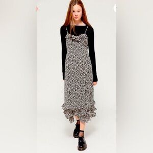 Urban Outfitters /Angelica Floral Ruffle Midi Dress Black
XS / New without tags